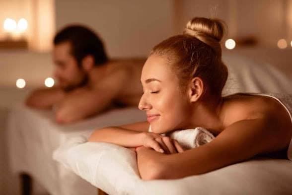 Couple Massage Deluxe 120min - Hot towel cleansing
Hot steam eye mask
Hot stones
... - $290